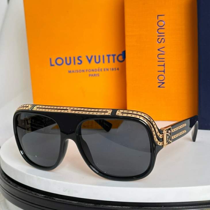 Picture of Louis Vuitton Sunglasses _SKUfw76721218fw